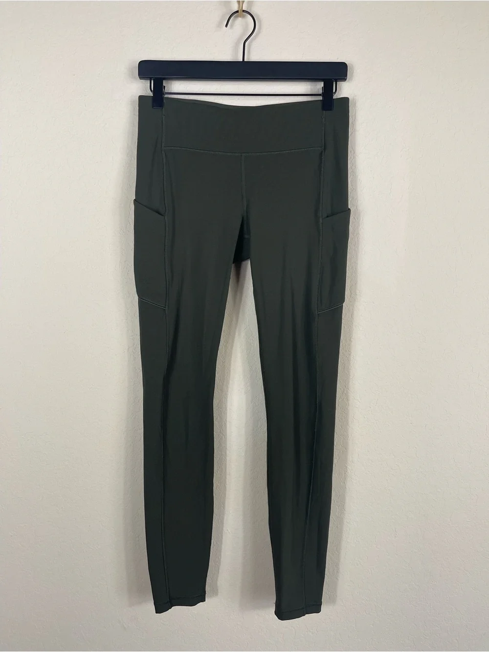 Lululemon Speed Up Tight Dark Olive Size 8
